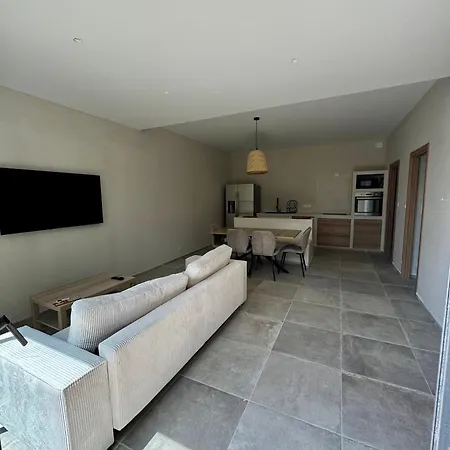 Apartment Rez-de-villa 65m2 *