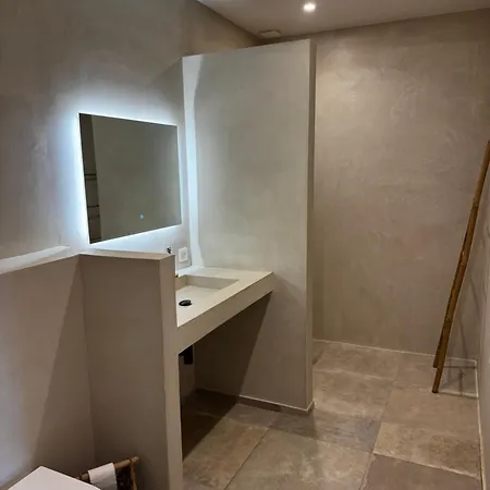 Rez-de-villa 65m2 Climatise * Propriano (Corsica)